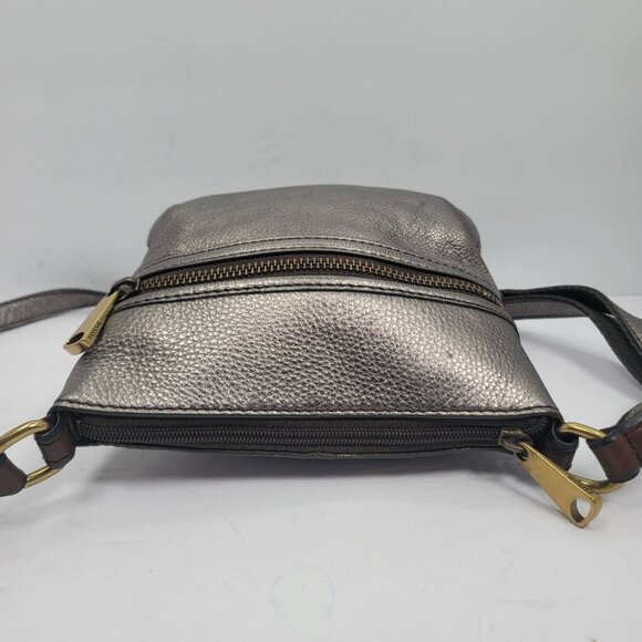 FOSSIL Women's Metallic Pewter Pebbled Leather Crossbody Bag - Picture 6 of 9